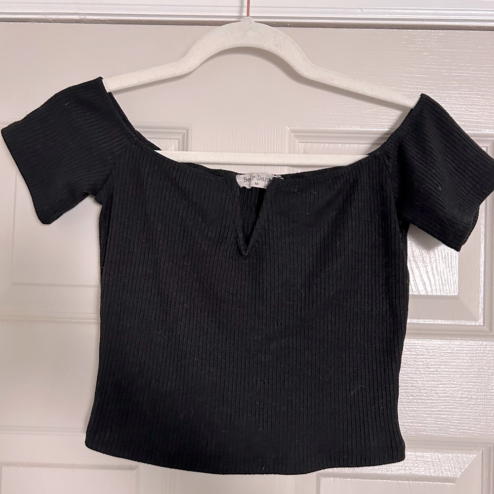 Black fitted off-shoulder crop top with reinforced V